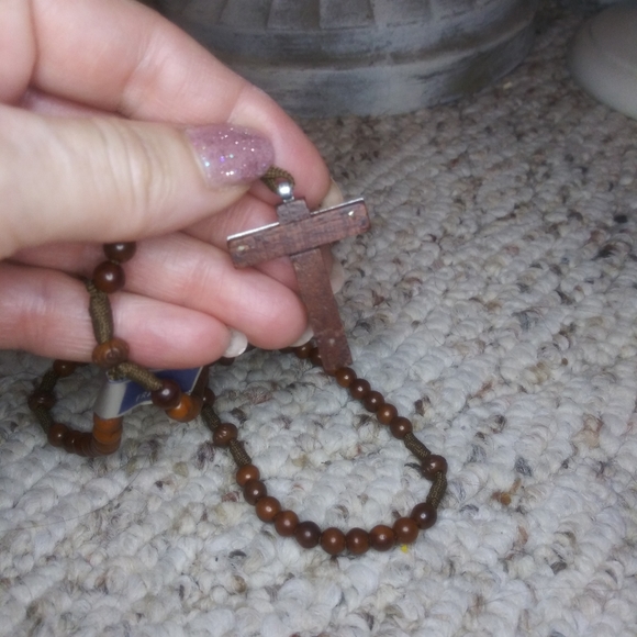 Vintage COCO Made In France Genuine Nut Crucifix - Picture 5 of 6